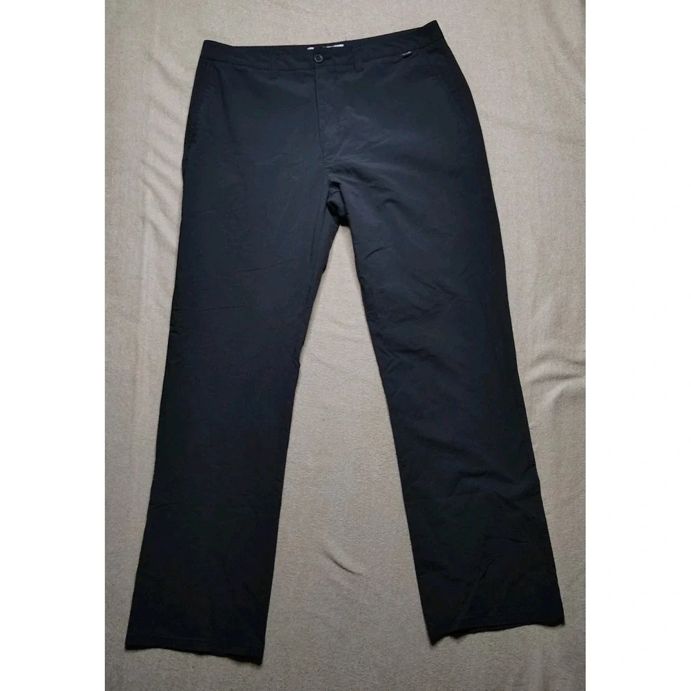 Travis Mathew Pants Mens 36x31 Black Open To Close Golf Performance Casual Chino